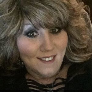 Meet your Posher, Carmela